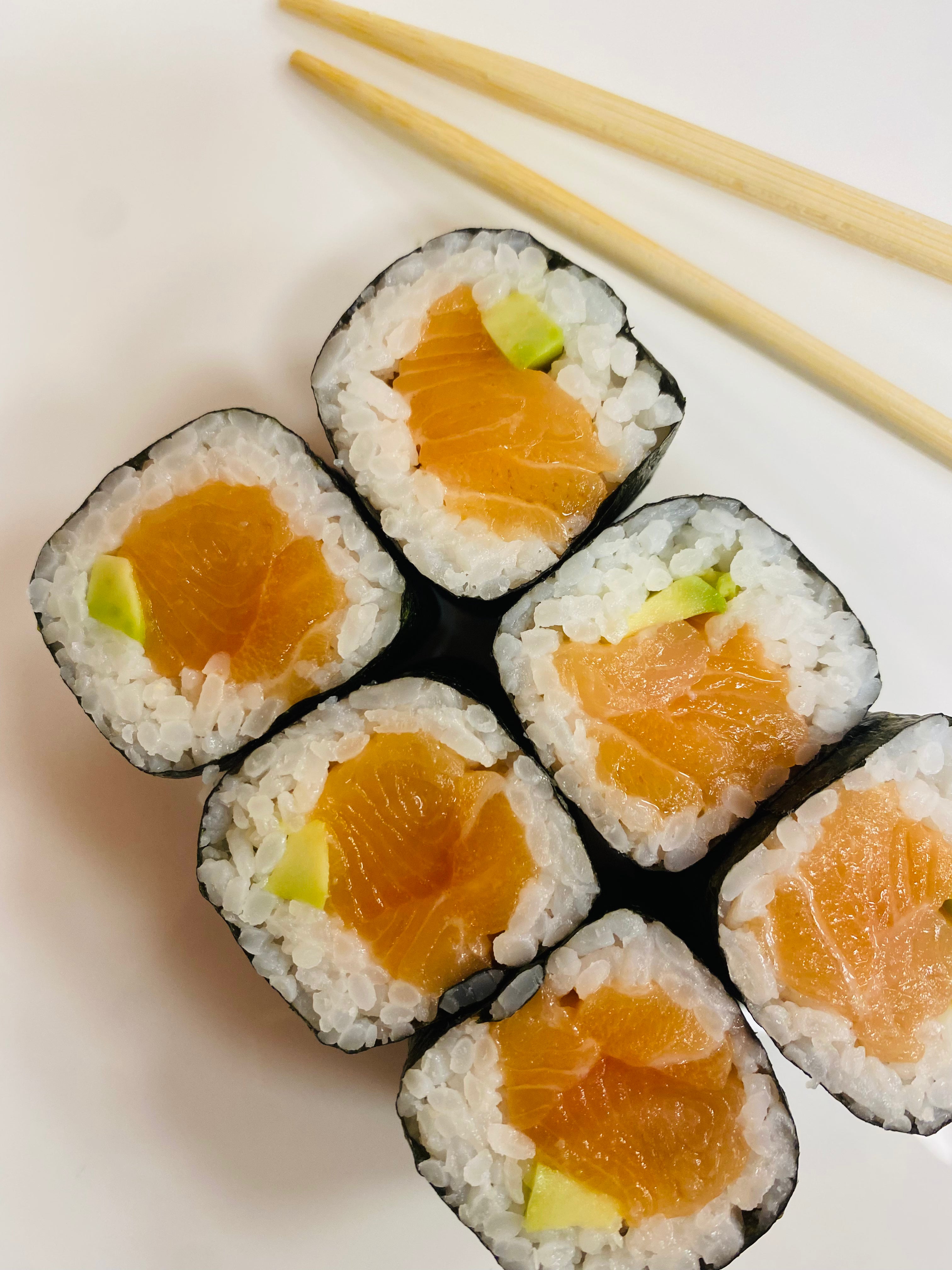 SALMON MAKI